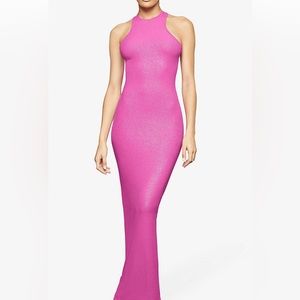 Skims Soft Lounge Shimmer sleeveless stretch-jersey maxi dress fuschia foil - L